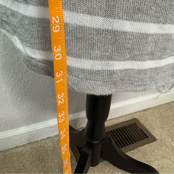 Hollister Scoop Neck Short Sleeve Striped Tunic Top Size M Grey Preppy Open Knit - Picture 4 of 8